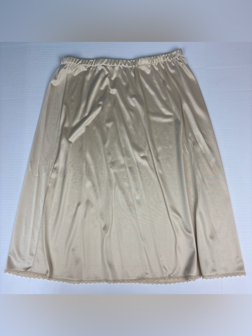 Vintage Women Large Slip Beige Nude Nylon Lace Trim Midi Length Elastic Waist
